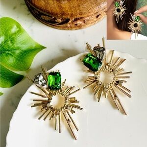 2/$30🌵 Gold Sparkle Rhinestone Starburst Sun Earrings Green Stone Sunburst NEW